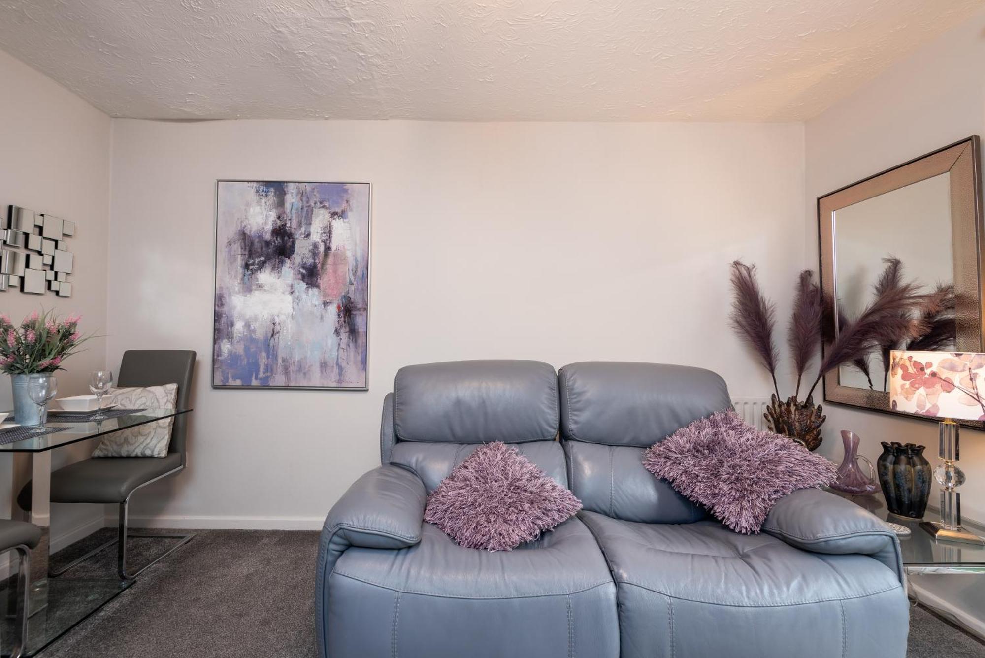 Worcester Fabulous Cherry Tree Mews Self Check In Dogs Welcome By Prior Arrangement , 2 Double Bedrooms ,Super Fast Wi-Fi, With Free Off Road Parking For 2 Vehicles Near Royal Hospital And Woodland Walks ภายนอก รูปภาพ