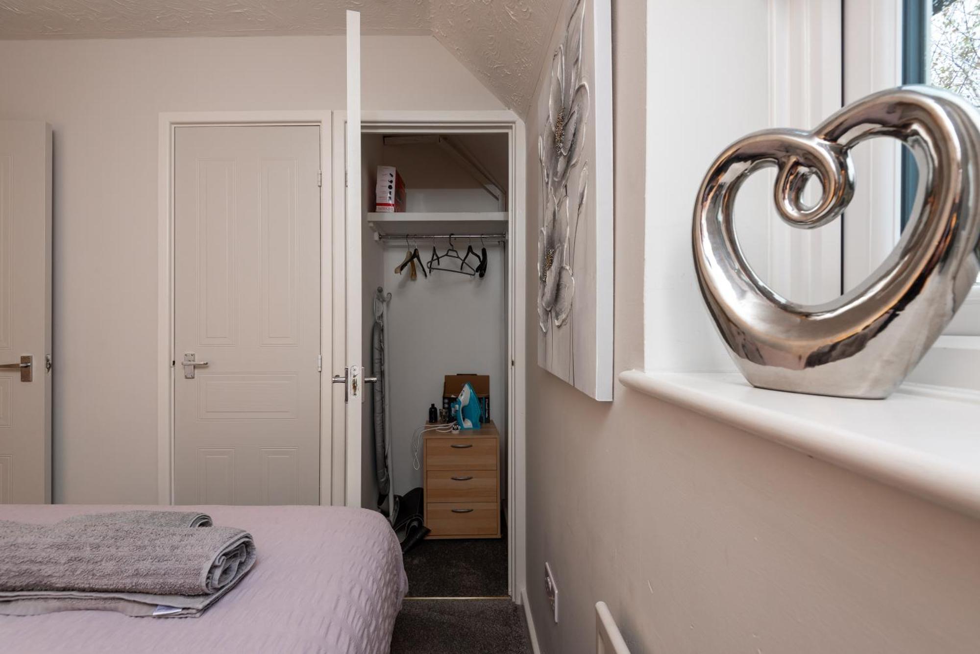Worcester Fabulous Cherry Tree Mews Self Check In Dogs Welcome By Prior Arrangement , 2 Double Bedrooms ,Super Fast Wi-Fi, With Free Off Road Parking For 2 Vehicles Near Royal Hospital And Woodland Walks ภายนอก รูปภาพ