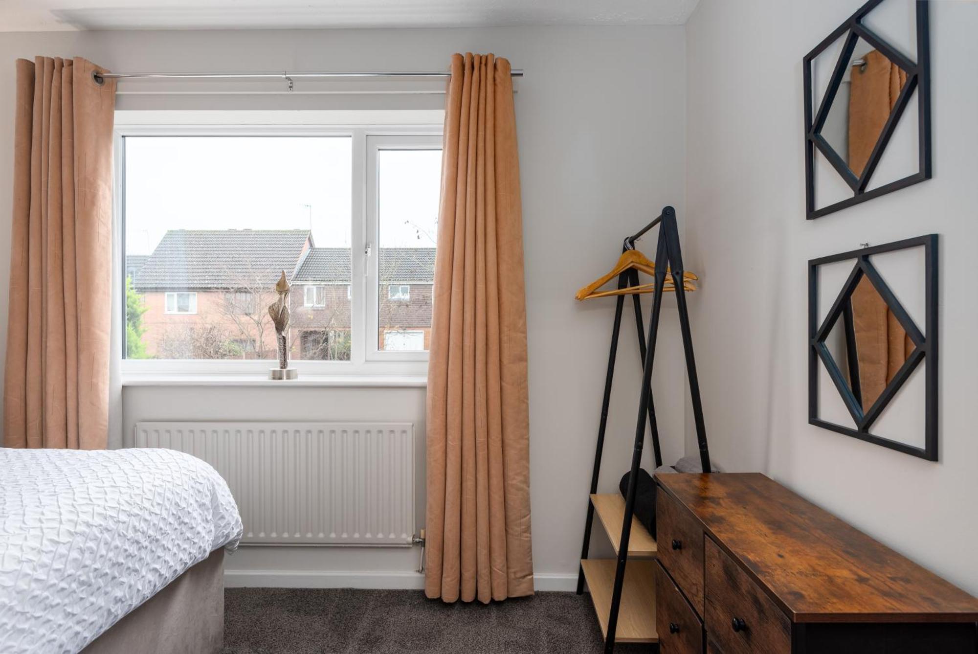 Worcester Fabulous Cherry Tree Mews Self Check In Dogs Welcome By Prior Arrangement , 2 Double Bedrooms ,Super Fast Wi-Fi, With Free Off Road Parking For 2 Vehicles Near Royal Hospital And Woodland Walks ภายนอก รูปภาพ