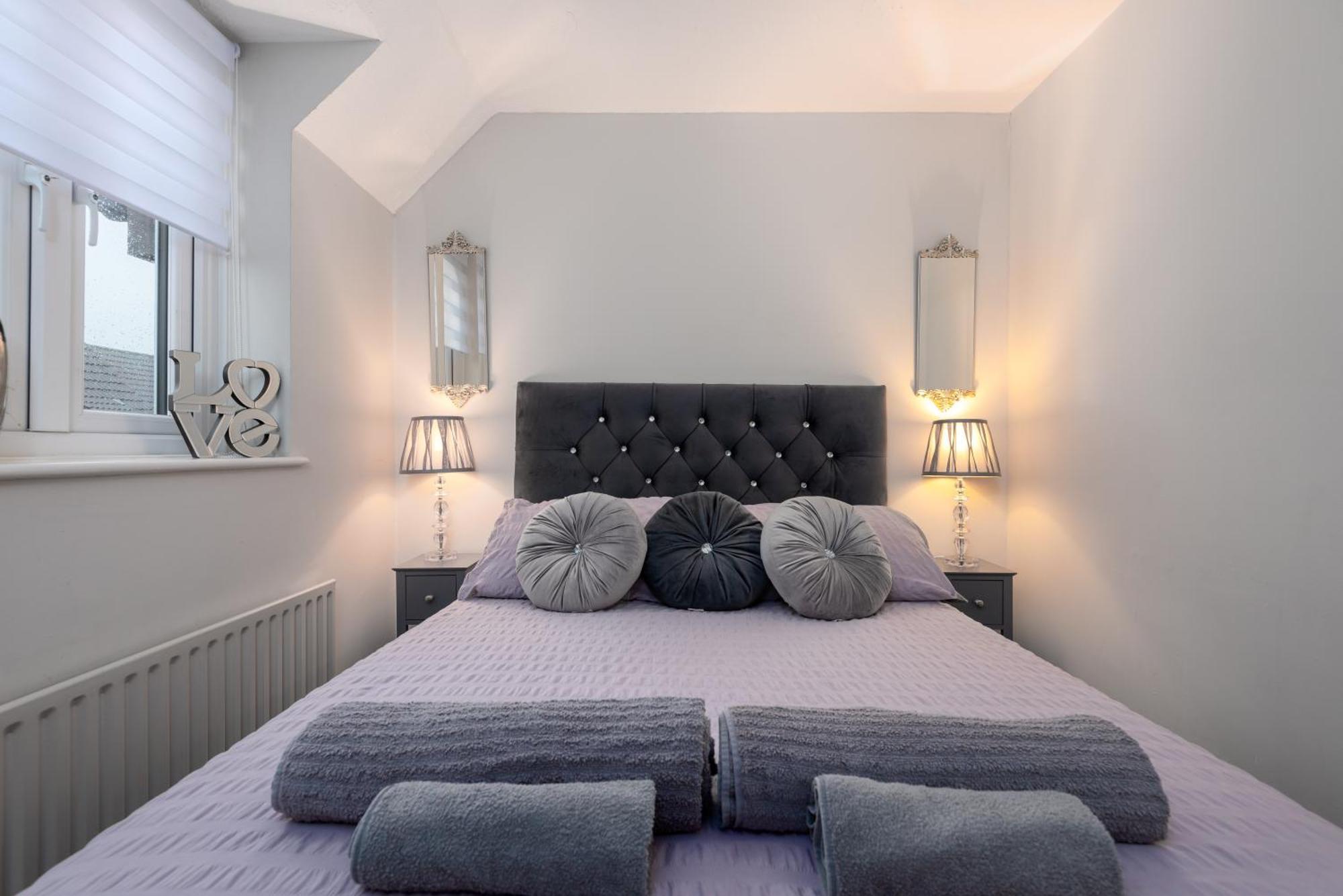 Worcester Fabulous Cherry Tree Mews Self Check In Dogs Welcome By Prior Arrangement , 2 Double Bedrooms ,Super Fast Wi-Fi, With Free Off Road Parking For 2 Vehicles Near Royal Hospital And Woodland Walks ภายนอก รูปภาพ