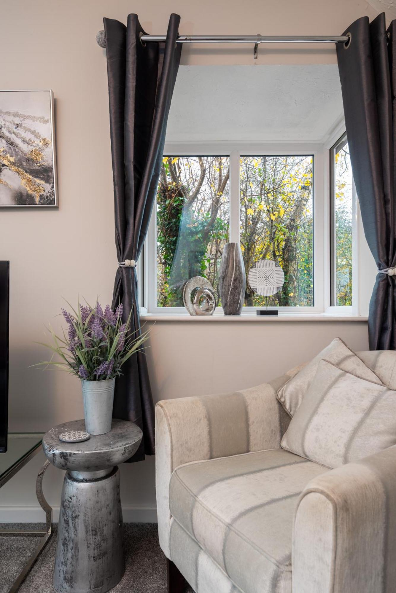 Worcester Fabulous Cherry Tree Mews Self Check In Dogs Welcome By Prior Arrangement , 2 Double Bedrooms ,Super Fast Wi-Fi, With Free Off Road Parking For 2 Vehicles Near Royal Hospital And Woodland Walks ภายนอก รูปภาพ