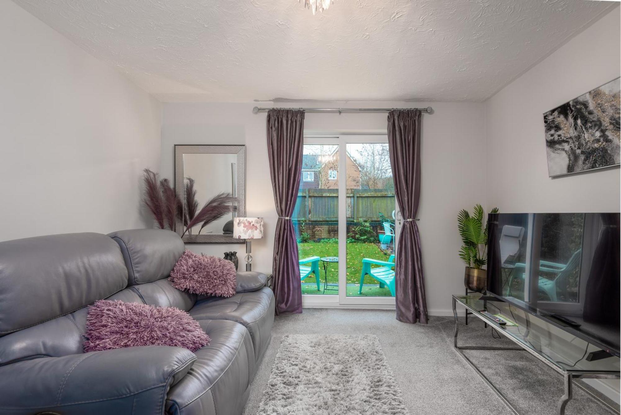 Worcester Fabulous Cherry Tree Mews Self Check In Dogs Welcome By Prior Arrangement , 2 Double Bedrooms ,Super Fast Wi-Fi, With Free Off Road Parking For 2 Vehicles Near Royal Hospital And Woodland Walks ภายนอก รูปภาพ